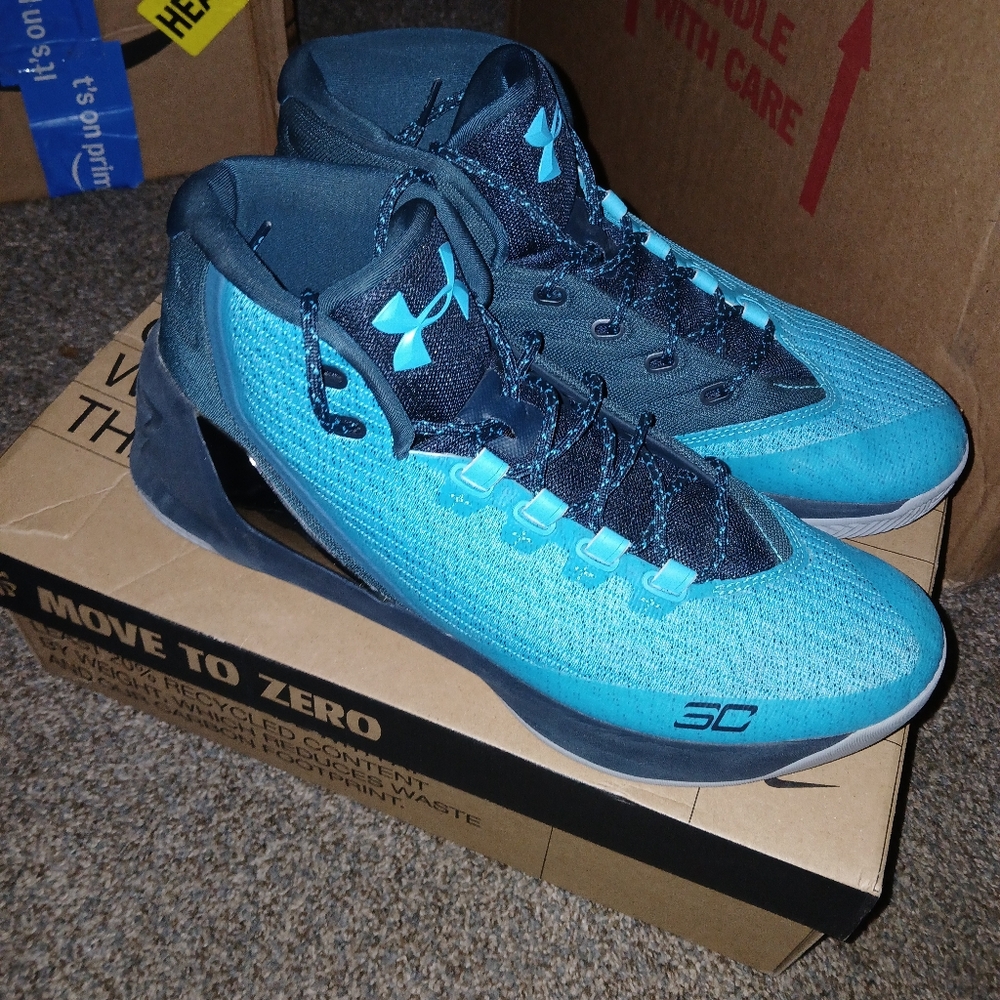 Curry 3 Mid Peacock Blue